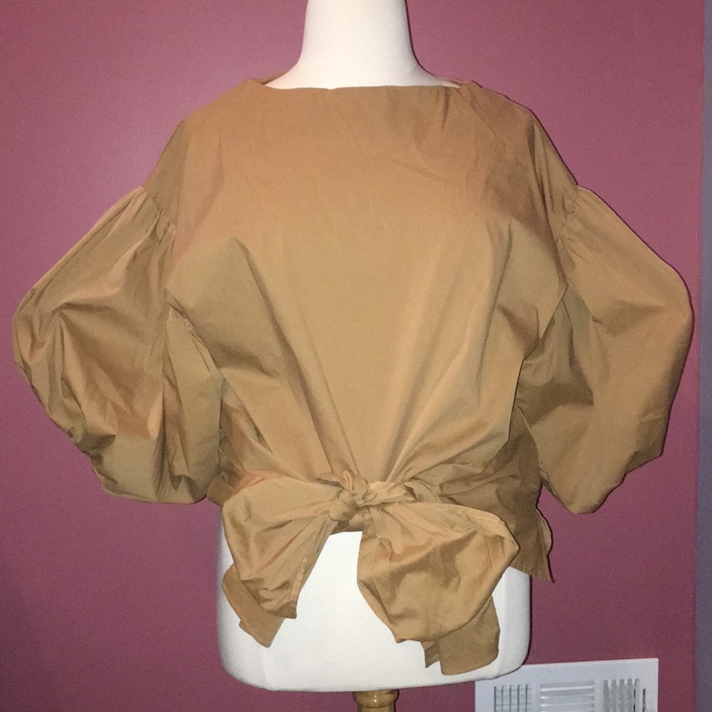 Classy PLUS bell sleeve blouse!